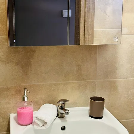 Downtown Studio 3 Apartment *